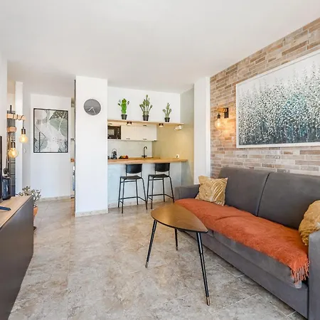 아파트 Paradise Golden San Eugenio