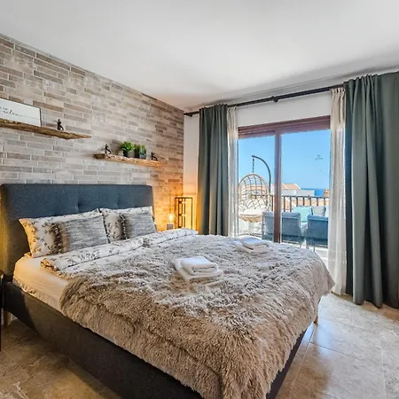 아파트 Paradise Golden San Eugenio