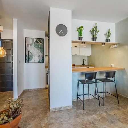 Paradise Golden San Eugenio 아파트 *